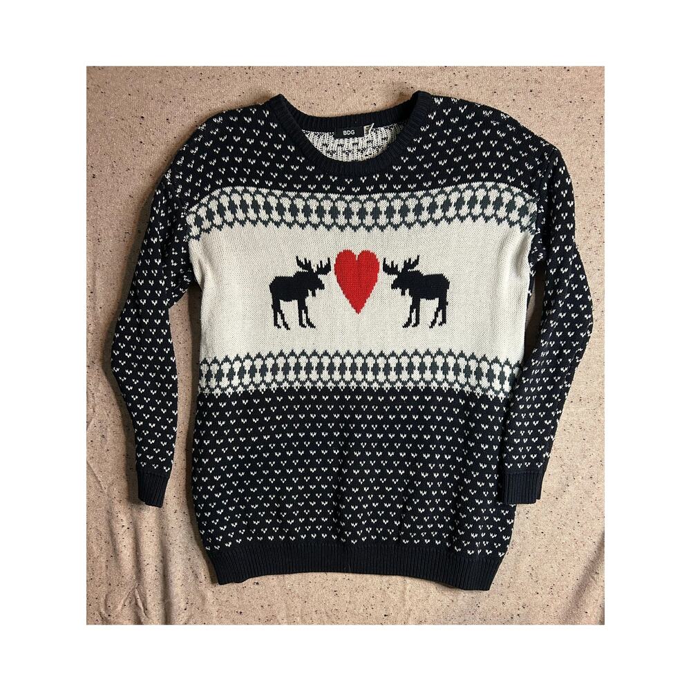 BDG Moose Heart Oversized Sweater Medium
